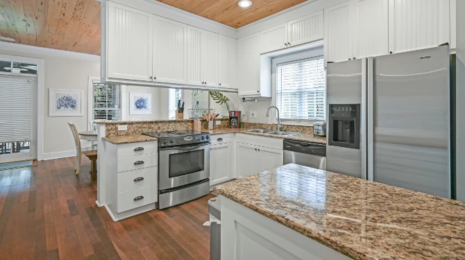 Full Kitchen with Counter Space