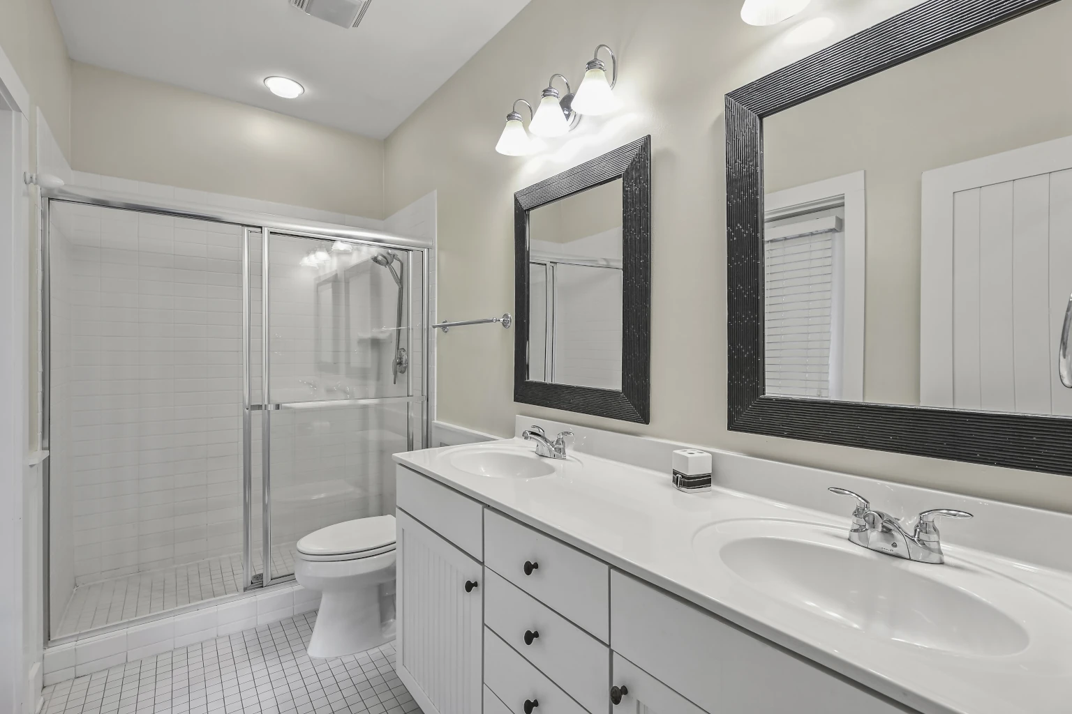 Full Master Suite Bathroom